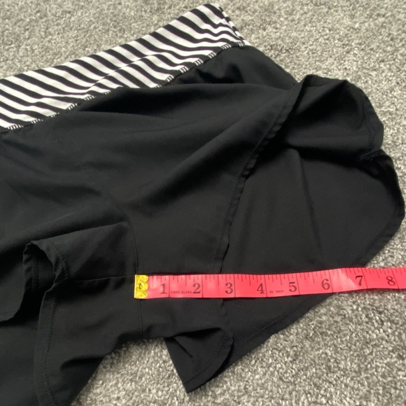 Black & White Nike Athletic Shorts, L - Picture 4 of 9